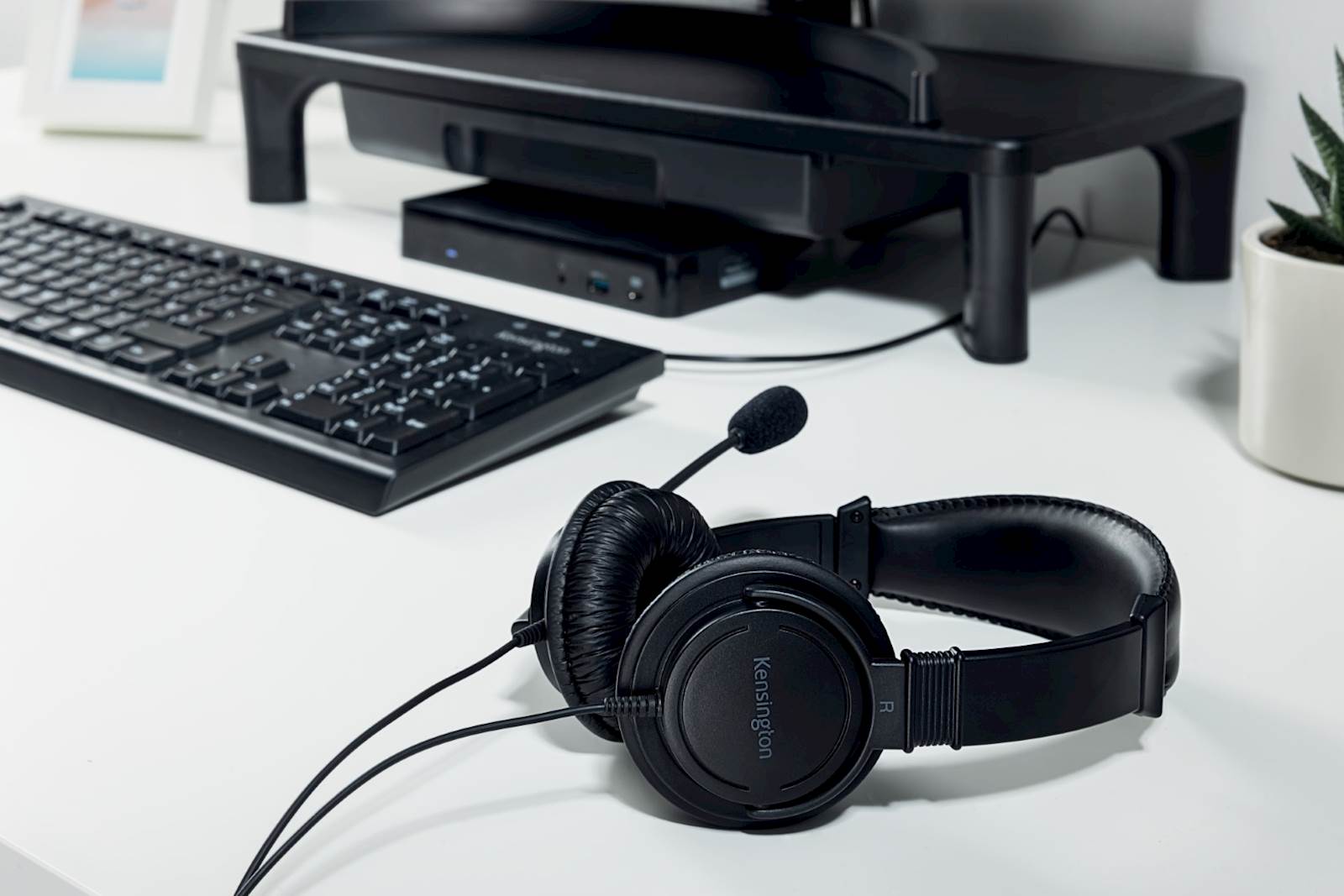 Kensington SmartFit podstavek za monitor s predalom, črn - slika 5