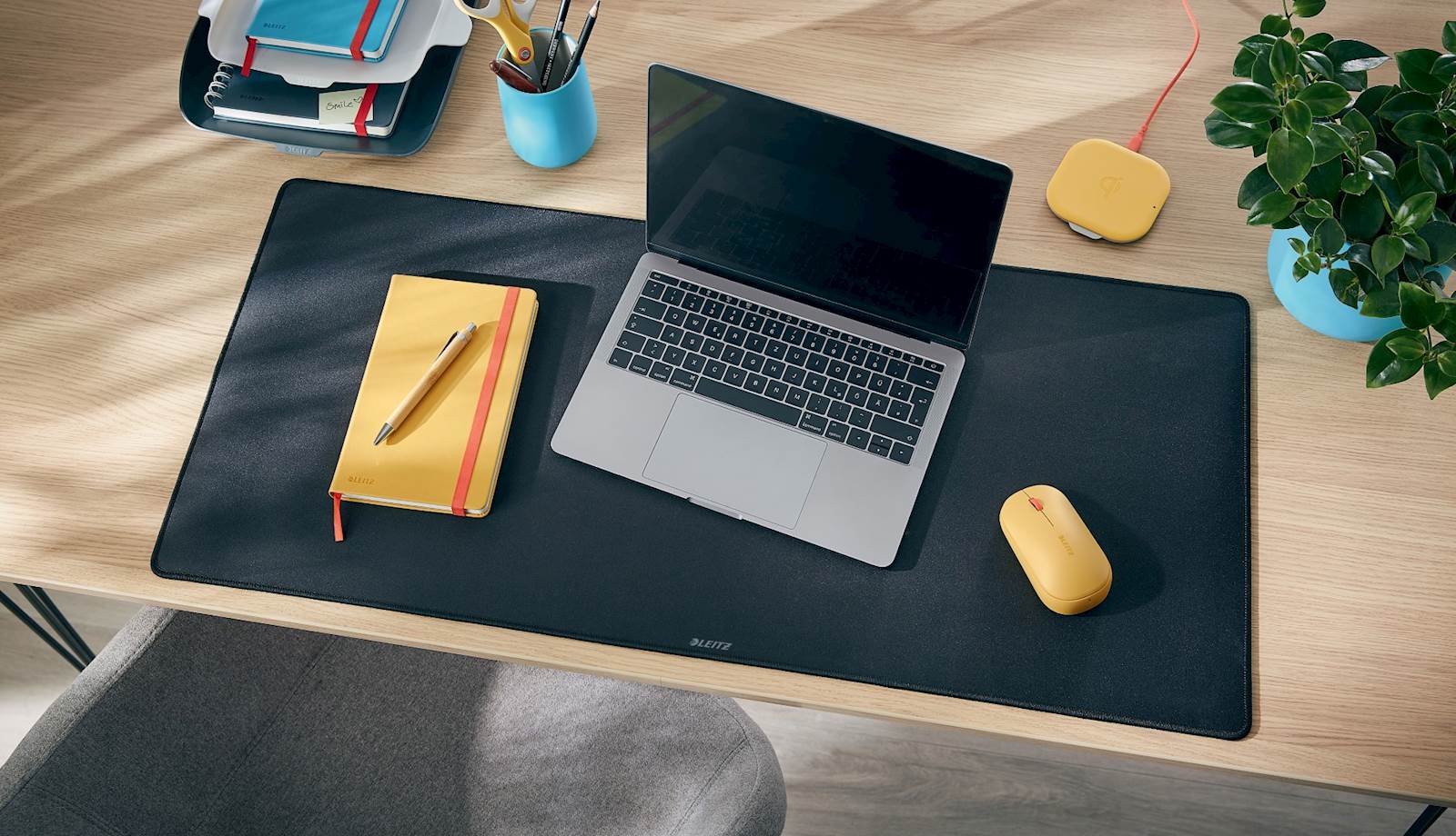 Leitz Cosy Desk Mat podloga, siva, 80 x 40 cm - slika 3